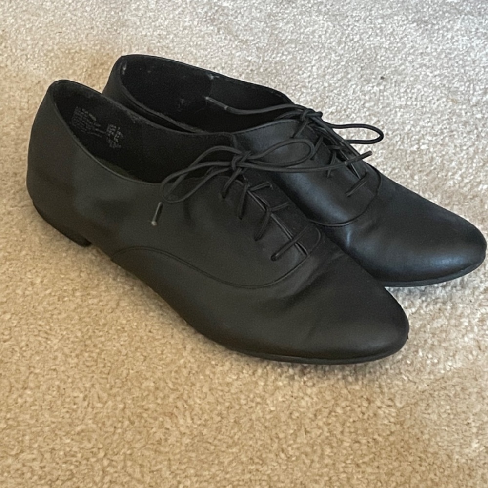 Shoes - Picture 2 of 4